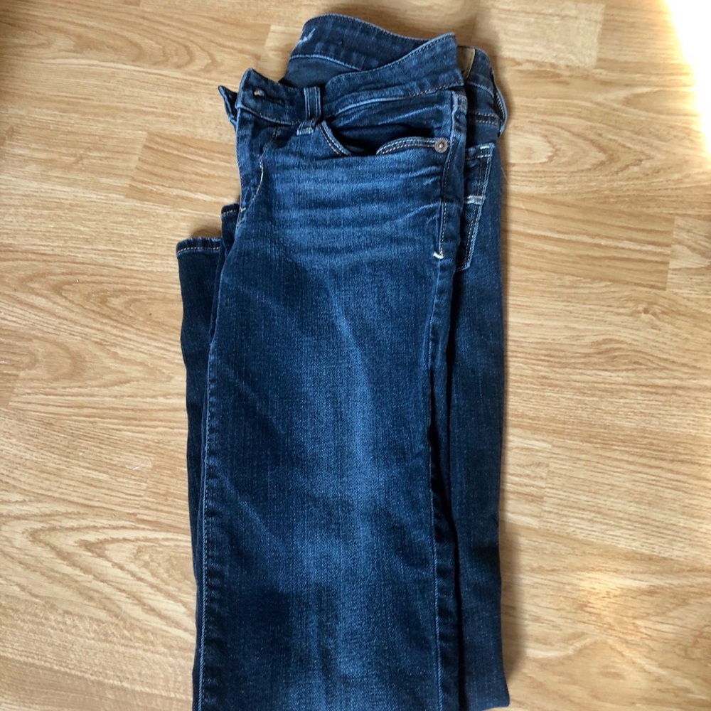Size 2 American Eagle Skinny Stretch Jeans